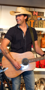 Photo by Barry Roden. SB_Dean-Brody-Live-1