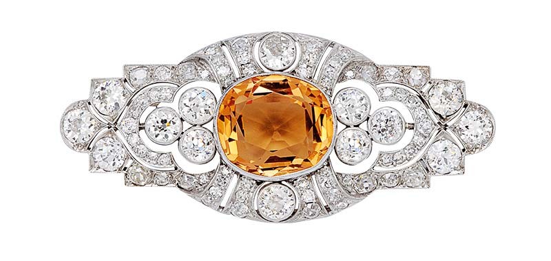 Photo courtesy Dupuis Fine Jewellery Auctioneers 206