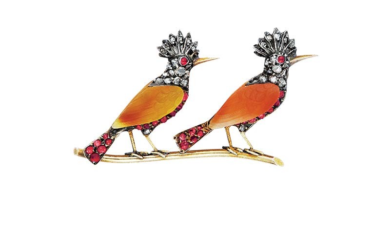 Photo courtesy Dupuis Fine Jewellery Auctioneers 259