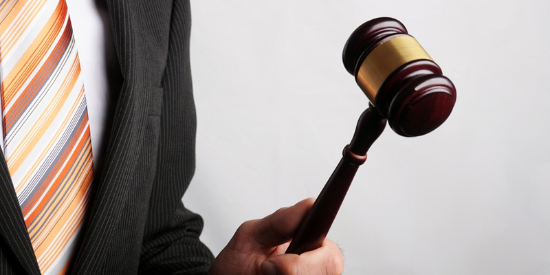 Photo ©Bigstock.com SB_bigstock-Auctioneer-3357