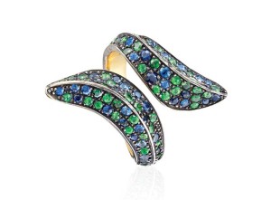 22-karat yellow gold and oxidized sterling silver 'Double Ribbon' ring by Babette Shennan, with round brilliant sapphires and emeralds (1.91 ctw).