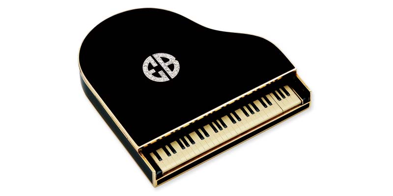Photo courtesy Dupuis Fine Jewellery Auctioneers A 1930's art deco enamel, diamond, and 14-karat gold figural piano compact once owned by concert pianist Ellen Ballon.