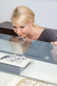 ©Image from Dreamstime.com In an apparent about-face, some diamond e-tailers are now opening their own boutiques, allowing clients the face-to-face interaction critics have said lacks with the online experience.