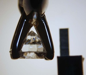 Photo courtesy Mark T. Cartwright The depth rod of a digital micrometer can be used to measure the total depth when the culet is visible.