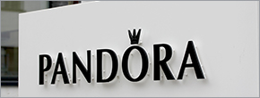 Pandora CEO steps down as company downsizes Pandora CEO steps down as company downsizes
