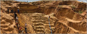 Mining for sapphire in Madagascar Mining for sapphire in Madagascar