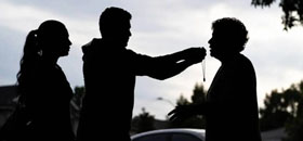 Return of ‘jewellery swap’ thefts sets off police alarm