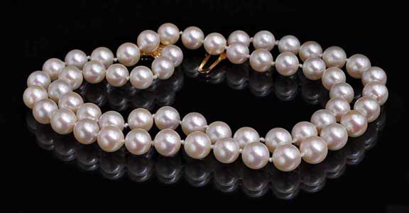 The acid test: Preserving pearls' fragile beauty The acid test: Preserving pearls' fragile beauty