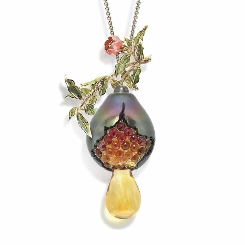Photo © Chi Huynh Figure 2: ‘Sweet Nectar’ pendant by Galatea.