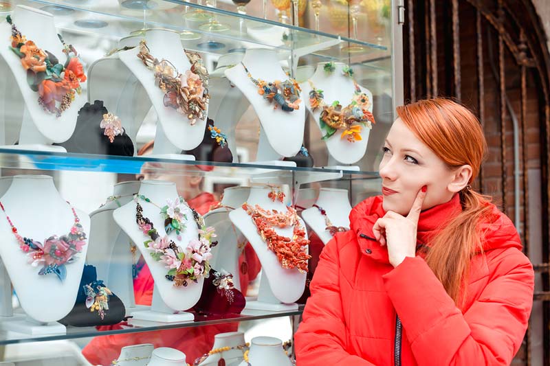 Photo ©BigStockPhoto.com PwC’s 2019 Consumer Insights Survey shows that an increasing number of Canadians are looking for a unique shopping experience.
