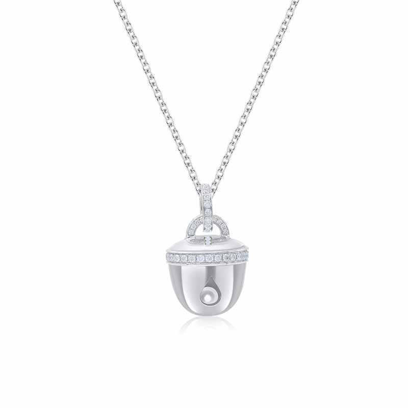 White gold pendant from Harakh Jewelry’s ‘Ghungroo’ collection, adorned with pavé-set brilliant round diamonds. Featured at this year’s Couture show.