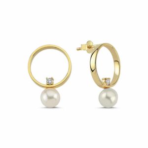 14-karat gold earrings with inversely positioned pearls and 0.12-carat diamond accents from OWN Your Story’s Neo Pearl Collection. <br /> <span style="font-size: 10pt; font-family: arial, helvetica, sans-serif;"><i>Photo courtesy OWN Your Story</i></span>