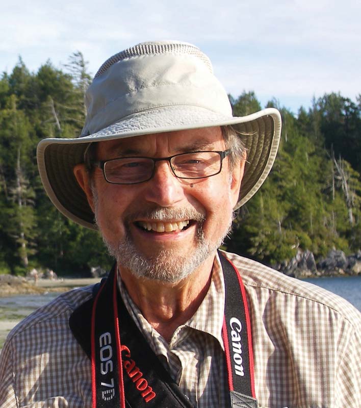 de Goutière specializes in the photomicrography of gemstone inclusions.
