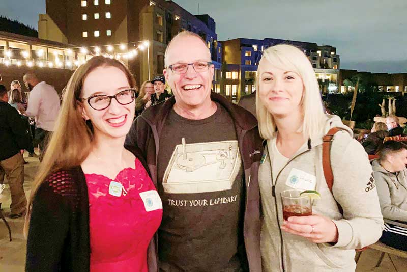 Lauriane Lognay at the Gemology Worldwide ‘meet and greet’ with John Bradshaw of Coast to Coast and Laura Phillips of Tatum Gems.