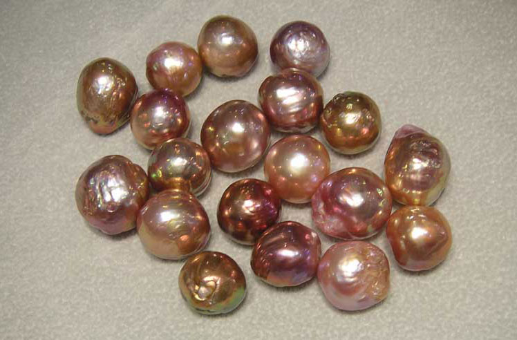 Photo courtesy of Perlen-Yukie Figure 6: Pearls from Lake Kasumigaura (10 to 12 mm). Photo courtesy of Perlen-Yukie