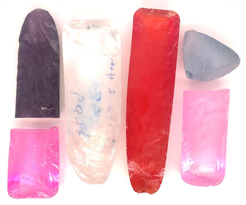 Boules of different colours (spinel and corundum), created using the flame fusion (or Verneuil) method.