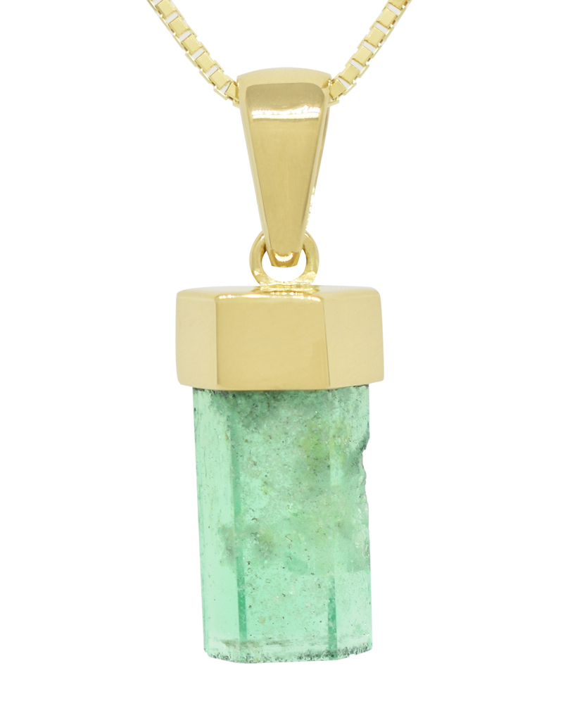 Photo courtesy Jose Rodriguez/Queen Emerald Rough crystal Colombian emerald pendant. Photo courtesy Jose Rodriguez/Queen Emerald