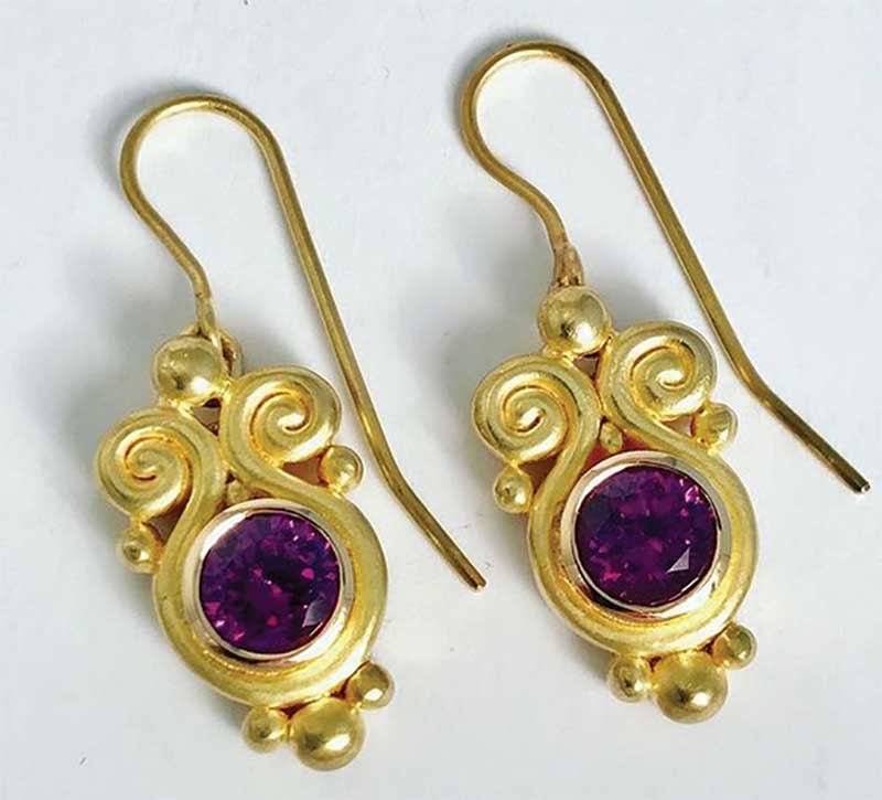 18-karat gold Etruscan-inspired earrings by Kristen Jones of Queen Bijoux, featuring Mozambique purple garnet cut by Lisa Elser. Photo courtesy Kristen Jones/Queen Bijoux