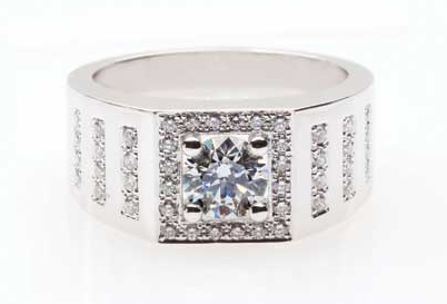 Melee natural colour diamonds can be used in men’s jewellery to achieve a cool, masculine look.