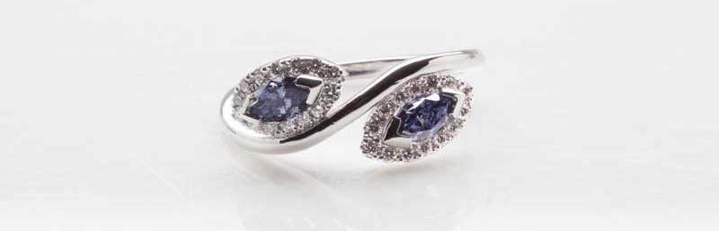 Photos courtesy Langerman Diamonds The last 20 years have seen a global increase in popularity for natural colour diamonds. Many people attribute this movement, at least in part, to actor Ben Affleck’s purchase of a 6.10-carat fancy intense pink radiant-cut natural colour diamond ring from Harry Winston for his then—and now—girlfriend, Jennifer Lopez. Photos courtesy Langerman Diamonds