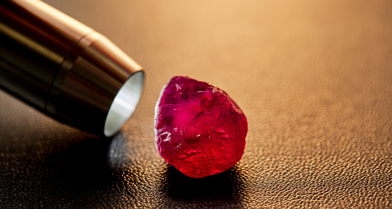 Fura Gems’ 101-carat gem-quality ‘Estrela de Fura’ has been unveiled in Dubai. Photos by Fura Gems