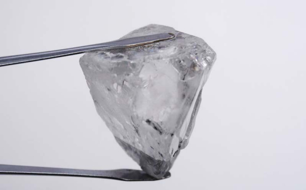 A high-quality rough diamond weighing 160 carats has been recovered from Lucapa Diamond Company’s Lulo Mine in Angola. Photo by Lucapa Diamond Company