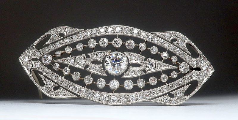A platinum and diamond brooch, ca. 1930.