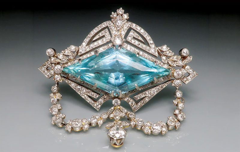 A Belle Époque aquamarine diamond and platinum brooch/pendant, ca. 1910.