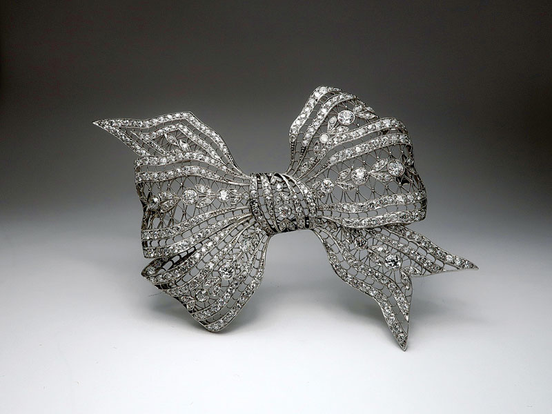 A Belle Époque diamond and platinum brooch featured in Ryrie catalogue 1911.